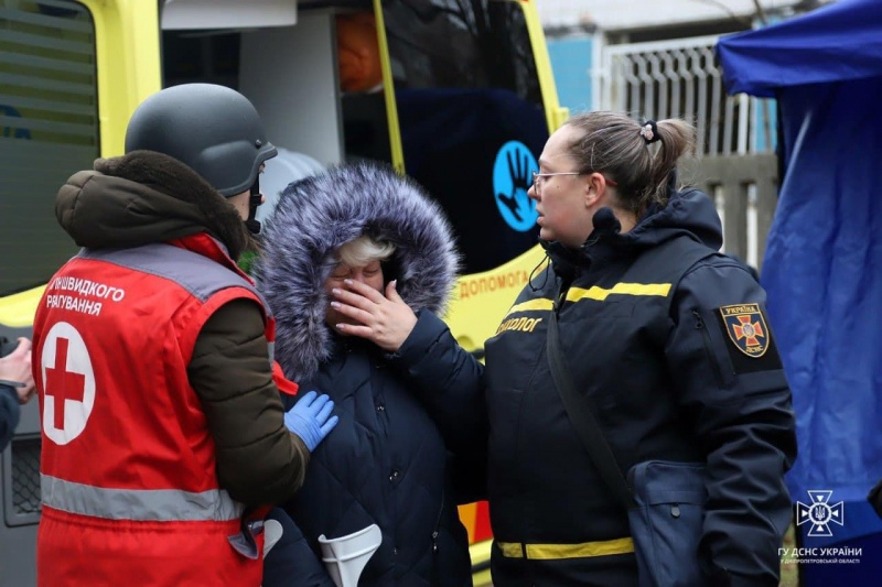 Удар по Дніпру: постраждали 30 людей, рятувальники ліквідували всі загоряння 2 Удар по Дніпру: постраждали 30 людей, рятувальники ліквідували всі загоряння