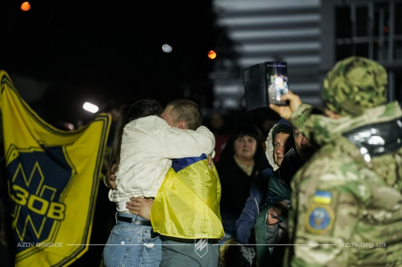 Україна під час обміну повернула з російського полону 34 бійців "Азову", - Денис Прокопенко 7 Україна під час обміну повернула з російського полону 34 бійців "Азову", - Денис Прокопенко