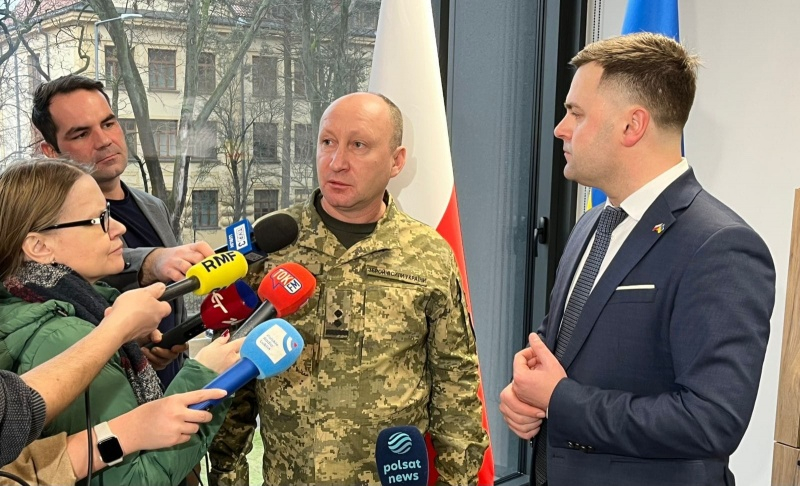 "Український легіон" в Польщі: друга група добровольців підписала контракт з ЗСУ 4 "Український легіон" в Польщі: друга група добровольців підписала контракт з ЗСУ