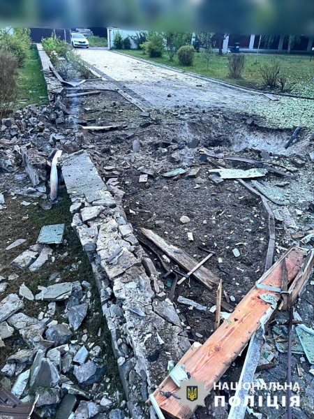 Уламки дрону пошкодили будинок російського опозиціонера Пономарьова, - джерело 3 Уламки дрону пошкодили будинок російського опозиціонера Пономарьова, - джерело