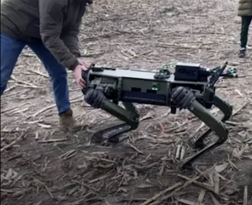 Управляемые боеприпасы и рой дронов: на полигоне протестировали новые технологии для фронта 