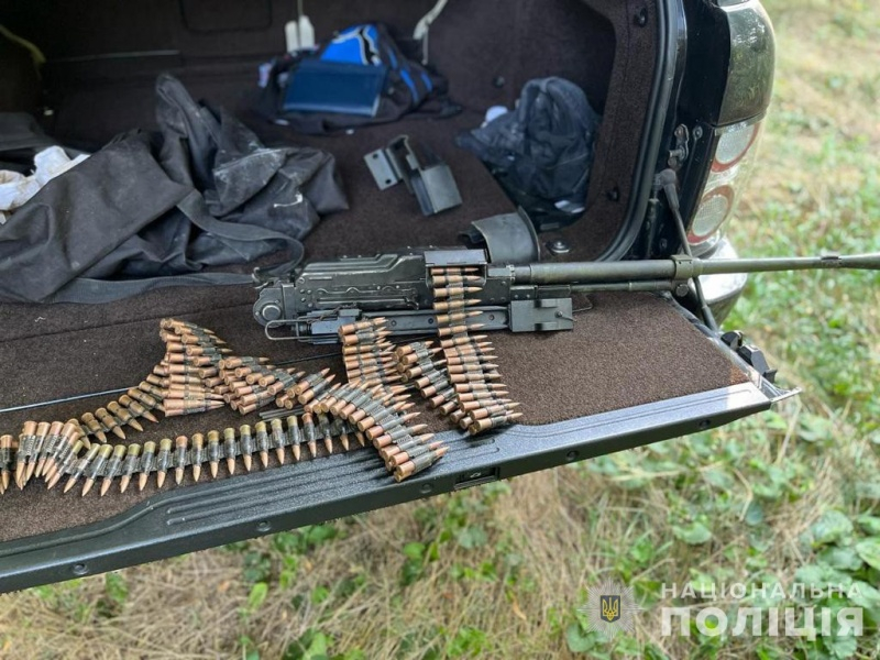 В Дніпрі правоохоронці викрили банду торговців зброєю, показали затримання