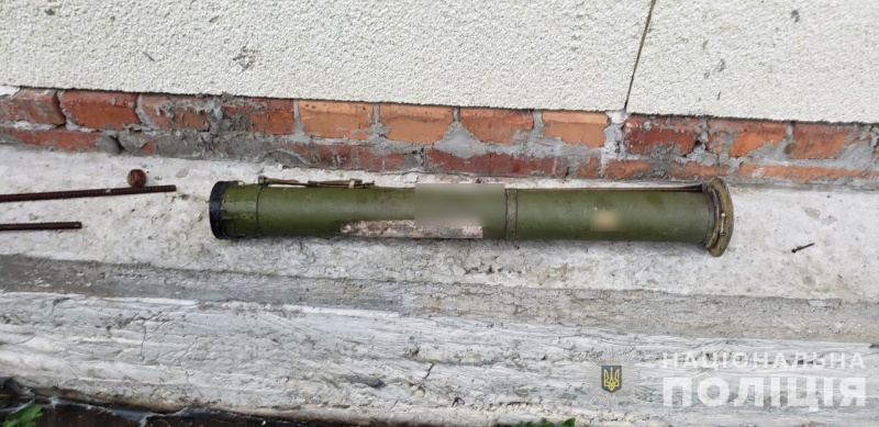 В Дніпрі правоохоронці викрили банду торговців зброєю, показали затримання