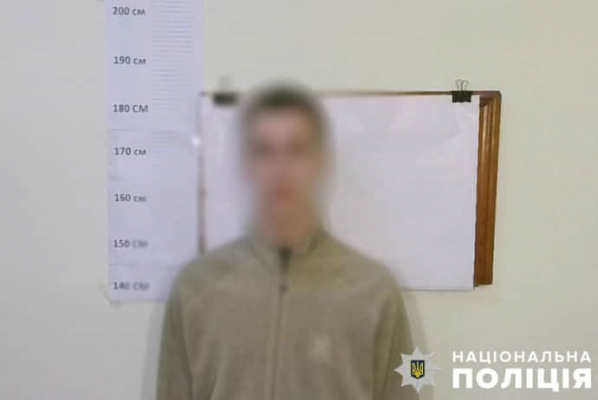 В Киеве парень запустил фейерверк, его задержали 