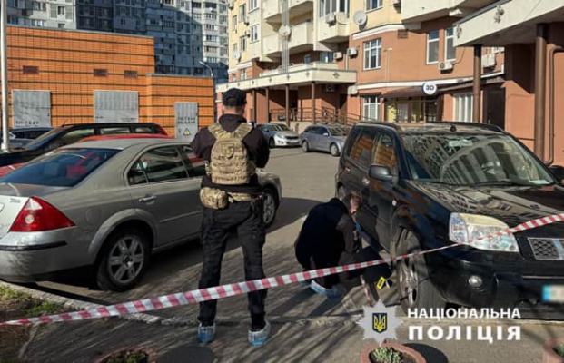 В Киеве стреляли в мужчину: он в тяжелом состоянии, нападавшего задержали 