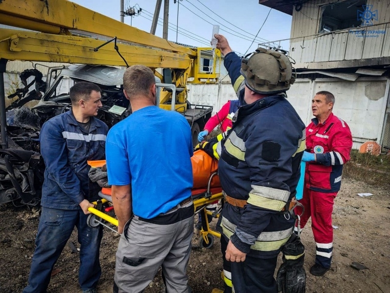 В Київській області на міні підірвалась бригада енергетиків, троє постраждалих 1 В Київській області на міні підірвалась бригада енергетиків, троє постраждалих