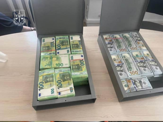 Во Львове полицейские устроили облаву на сутенеров: более 70 обысков 
