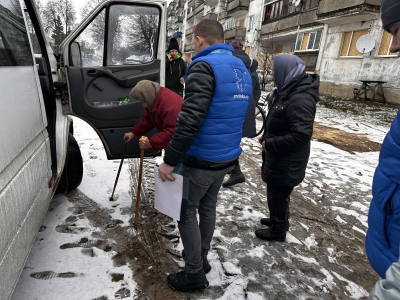 З громади на прикордонні Чернігівської області евакуювали десятки жителів 6 З громади на прикордонні Чернігівської області евакуювали десятки жителів
