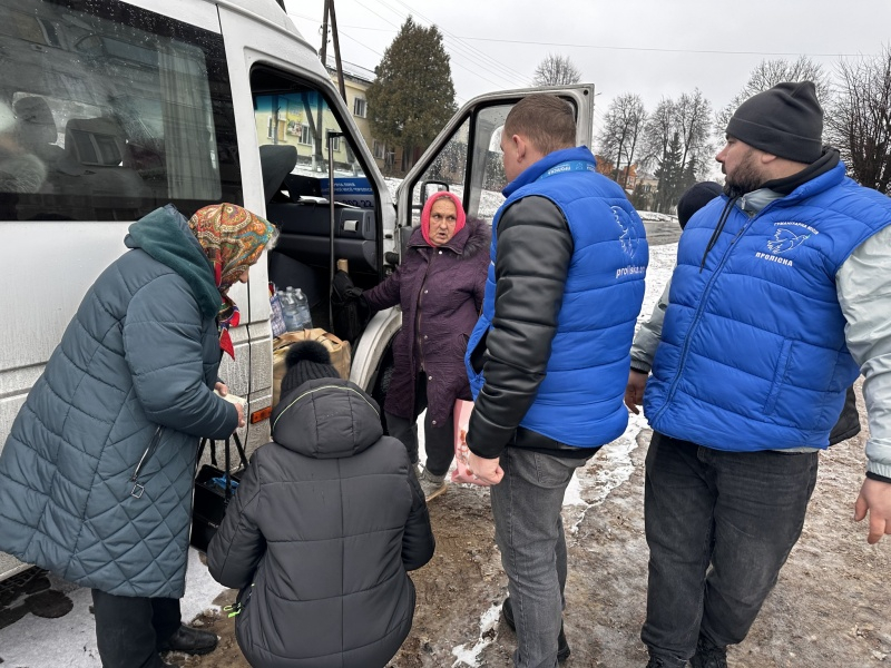 З громади на прикордонні Чернігівської області евакуювали десятки жителів 12 З громади на прикордонні Чернігівської області евакуювали десятки жителів