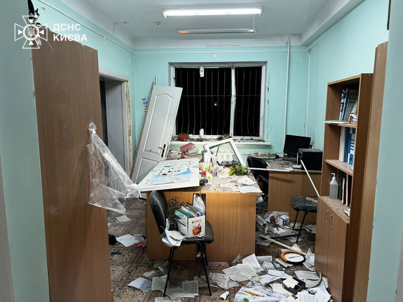 Загоряння дитячої поліклініки в Києві: у ДСНС показали наслідки атаки "Шахедів"