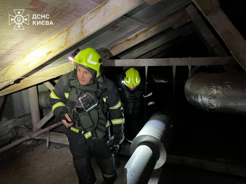 Загоряння дитячої поліклініки в Києві: у ДСНС показали наслідки атаки "Шахедів"